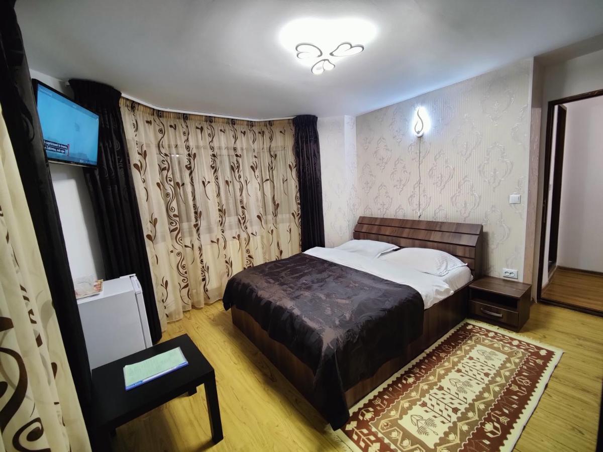 Casa Adina Ξενοδοχείο Σινάια Εξωτερικό φωτογραφία