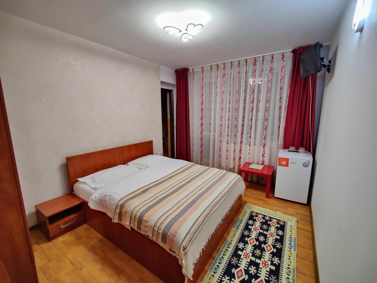 Casa Adina Ξενοδοχείο Σινάια Εξωτερικό φωτογραφία