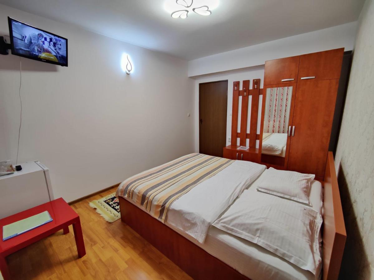 Casa Adina Ξενοδοχείο Σινάια Εξωτερικό φωτογραφία